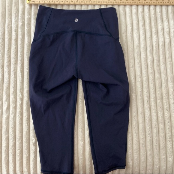 Lululemon Lean In Crop (17") Full-On Luxtreme Leggings Navy Blue Women's Size 6 - Picture 9 of 10